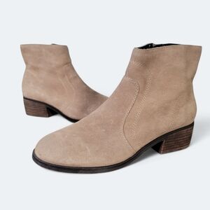 Gibson Latimer Tan Suede Ankle Boots Size 8.5
